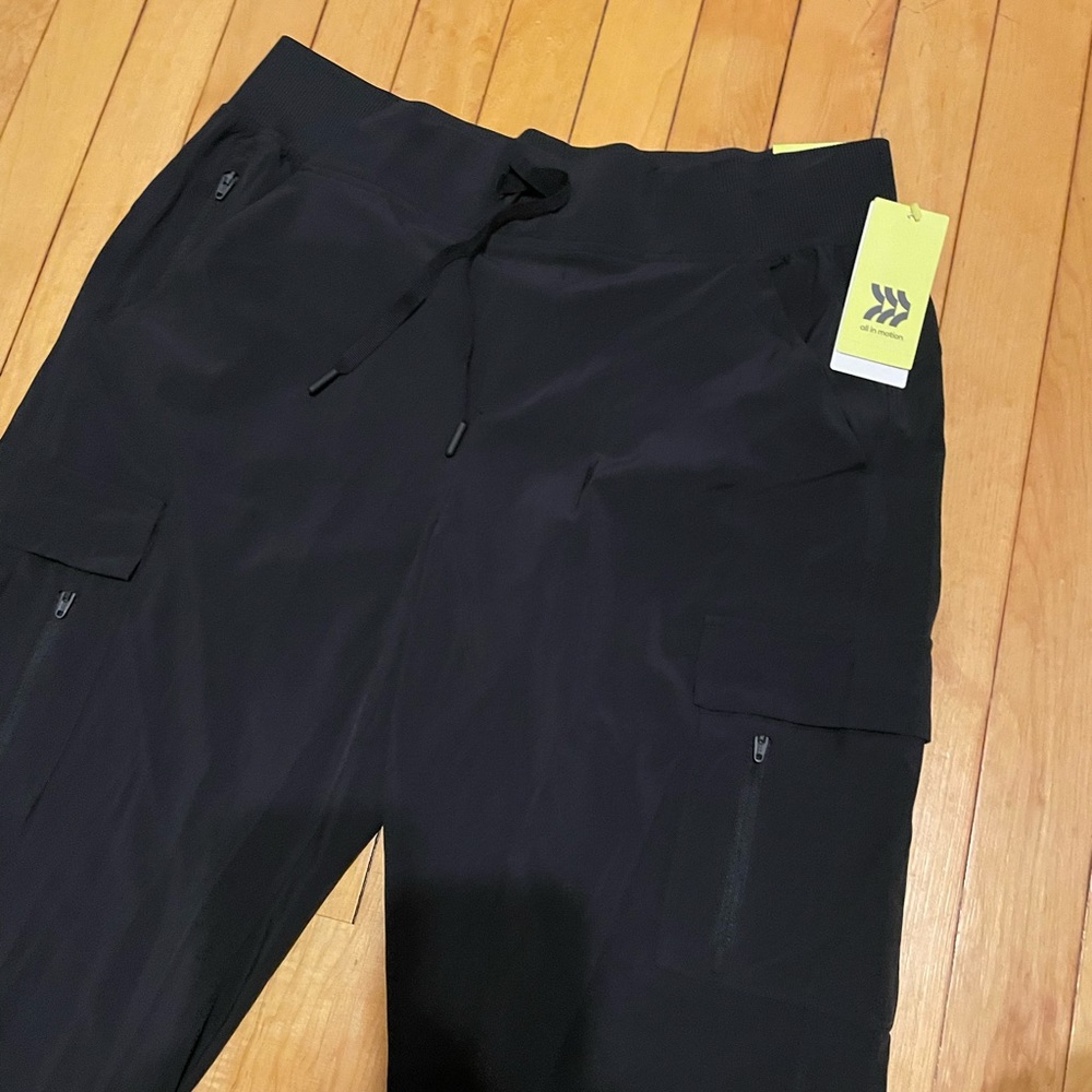 NWT All in Motion Mid Rise Cargo Joggers